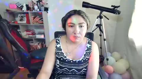 Snapshot of vellarossa chatting on November 19, 2025, 6:08 pm Im VelaI will be Christmas and New Year with my family December 22 to January 13 I will miss you guys. online show from November 19, 2025, 6:08 pm