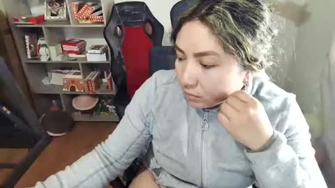 Snapshot of vellarossa chatting on November 21, 2025, 9:57 pm Im VelaI will be Christmas and New Year with my family December 22 to January 13 I will miss you guys. online show from November 21, 2025, 9:57 pm