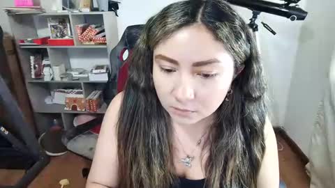 Snapshot of vellarossa chatting on November 25, 2025, 10:10 pm Im VelaI will be Christmas and New Year with my family December 22 to January 13 I will miss you guys. online show from November 25, 2025, 10:10 pm