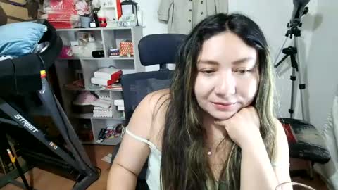 Snapshot of vellarossa chatting on July 11, 2026, 4:37 am Im VelaI will be Christmas and New Year with my family December 22 to January 13 I will miss you guys. online show from July 11, 2026, 4:37 am