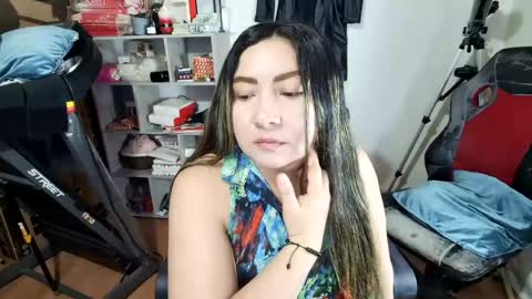 Snapshot of vellarossa chatting on July 23, 2026, 4:10 am Im VelaI will be Christmas and New Year with my family December 22 to January 13 I will miss you guys. online show from July 23, 2026, 4:10 am
