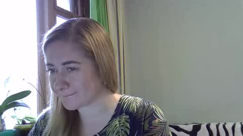 Snapshot of velly_vassa chatting on November 17, 2025, 7:58 am velly_vassa online show from November 17, 2025, 7:58 am