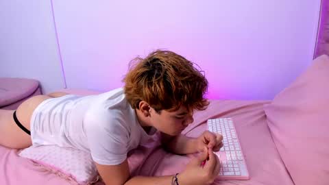 Snapshot of veluniliore chatting on May 14, 2026, 3:08 pm Veluni online show from May 14, 2026, 3:08 pm