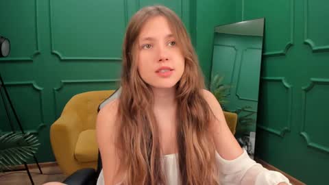 velvet_cherry online show from January 12, 2025, 3:25 pm