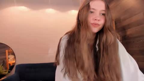 velvet_cherry online show from November 19, 2025, 3:12 pm