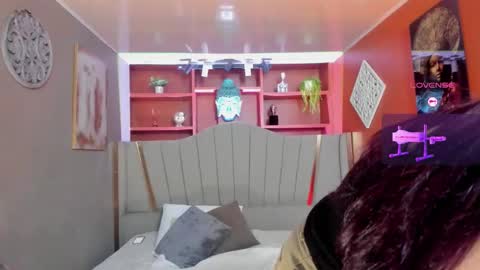 Snapshot of velvet_dreams_ chatting on January 19, 2026, 11:36 am Isabella online show from January 19, 2026, 11:36 am