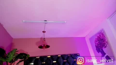 Snapshot of velvet_dreams_ chatting on March 28, 2026, 12:05 pm Isabella online show from March 28, 2026, 12:05 pm