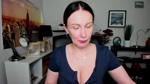 Snapshot of velvet_jasmine chatting on September 17, 2025, 5:31 am Jasmine online show from September 17, 2025, 5:31 am