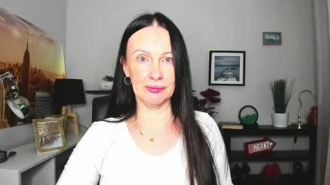 Snapshot of velvet_jasmine chatting on September 24, 2025, 5:44 am Jasmine online show from September 24, 2025, 5:44 am