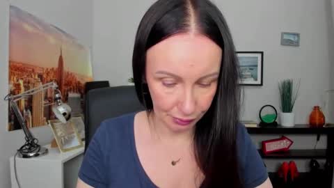 Snapshot of velvet_jasmine chatting on October 6, 2025, 5:27 am Jasmine online show from October 6, 2025, 5:27 am