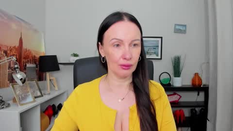 Snapshot of velvet_jasmine chatting on October 9, 2025, 6:22 am Jasmine online show from October 9, 2025, 6:22 am
