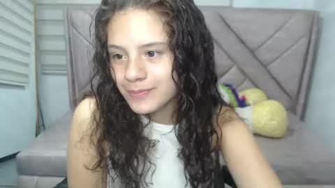 Snapshot of velvet_moon_v chatting on September 22, 2025, 1:02 pm velvet_moon_v online show from September 22, 2025, 1:02 pm