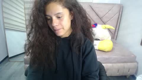 Snapshot of velvet_moon_v chatting on September 24, 2025, 1:25 pm velvet_moon_v online show from September 24, 2025, 1:25 pm