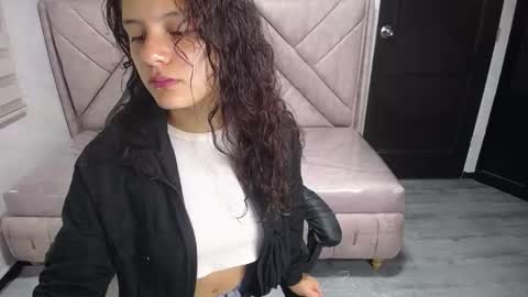 Snapshot of velvet_moon_v chatting on October 9, 2025, 1:09 pm velvet_moon_v online show from October 9, 2025, 1:09 pm