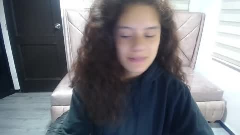 Snapshot of velvet_moon_v chatting on October 13, 2025, 1:11 pm velvet_moon_v online show from October 13, 2025, 1:11 pm