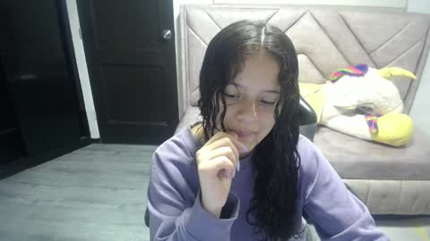 Snapshot of velvet_moon_v chatting on October 16, 2025, 1:34 pm velvet_moon_v online show from October 16, 2025, 1:34 pm