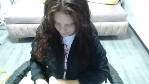 Snapshot of velvet_moon_v chatting on November 18, 2025, 1:04 pm velvet_moon_v online show from November 18, 2025, 1:04 pm