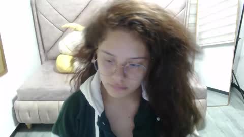 Snapshot of velvet_moon_v chatting on December 16, 2025, 1:16 pm velvet_moon_v online show from December 16, 2025, 1:16 pm