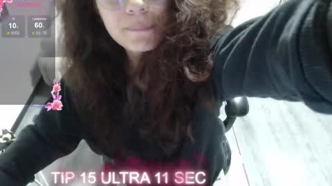 Snapshot of velvet_moon_v chatting on December 19, 2025, 1:29 pm velvet_moon_v online show from December 19, 2025, 1:29 pm