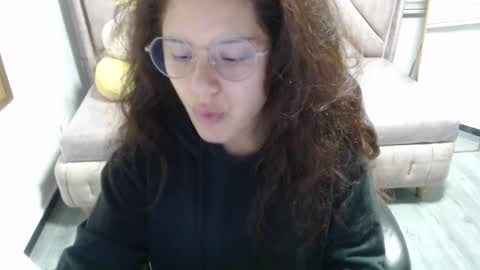 Snapshot of velvet_moon_v chatting on December 20, 2025, 1:29 pm velvet_moon_v online show from December 20, 2025, 1:29 pm