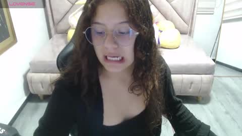 Snapshot of velvet_moon_v chatting on January 10, 2026, 1:35 pm velvet_moon_v online show from January 10, 2026, 1:35 pm