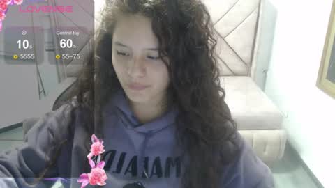 Snapshot of velvet_moon_v chatting on February 19, 2026, 7:54 pm velvet_moon_v online show from February 19, 2026, 7:54 pm