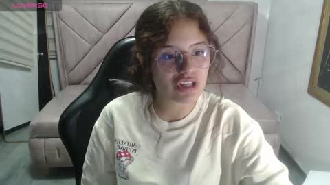 Snapshot of velvet_moon_v chatting on February 26, 2026, 7:46 pm velvet_moon_v online show from February 26, 2026, 7:46 pm