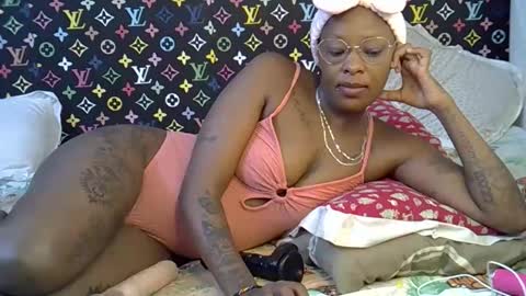 velvet online show from October 22, 2025, 4:35 am