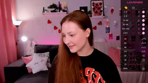 Snapshot of velvetcherry_ chatting on April 17, 2026, 9:01 am Mia online show from April 17, 2026, 9:01 am