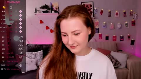 Snapshot of velvetcherry_ chatting on April 29, 2026, 8:51 am Mia online show from April 29, 2026, 8:51 am
