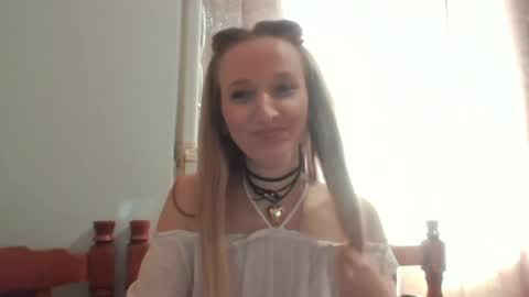 Snapshot of velvetintuition chatting on April 25, 2026, 10:51 am velvetintuition online show from April 25, 2026, 10:51 am