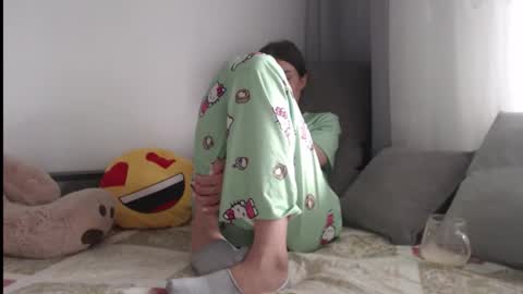 Snapshot of velvetmoon123 chatting on December 3, 2025, 9:29 am velvetmoon123 online show from December 3, 2025, 9:29 am