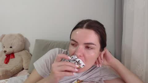 Snapshot of velvetmoon123 chatting on December 14, 2025, 9:47 am velvetmoon123 online show from December 14, 2025, 9:47 am