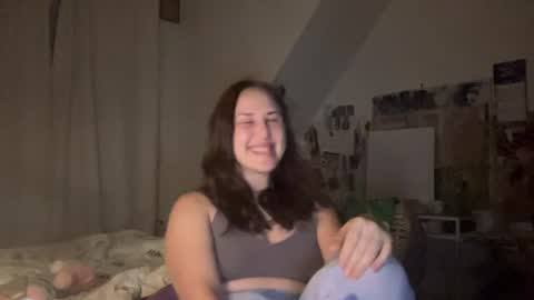 velvetsirenn online show from June 16, 2026, 8:11 pm