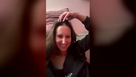 Snapshot of velvettouchd chatting on March 8, 2026, 4:38 am velvettouchd online show from March 8, 2026, 4:38 am