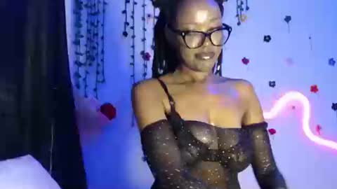 Snapshot of velvetyvixen chatting on October 7, 2025, 5:15 am COCO XOXO online show from October 7, 2025, 5:15 am