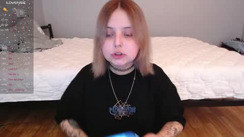 Snapshot of vendymories chatting on January 18, 2026, 7:06 pm eva 3 online show from January 18, 2026, 7:06 pm