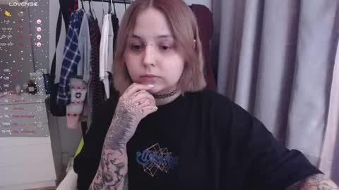 Snapshot of vendymories chatting on February 9, 2026, 4:33 pm eva 3 online show from February 9, 2026, 4:33 pm