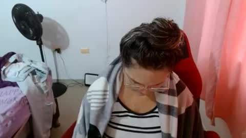 venecasexy44 online show from May 27, 2026, 11:40 am