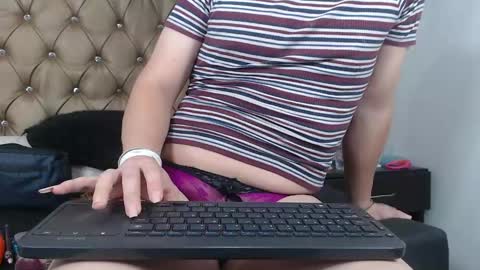 Snapshot of veneno_hot chatting on January 3, 2025, 2:51 pm veneno hot online show from January 3, 2025, 2:51 pm