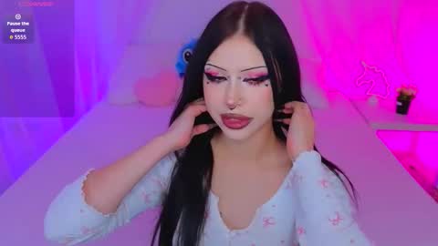 Snapshot of venomeowww_ chatting on November 4, 2025, 3:16 am Vivian online show from November 4, 2025, 3:16 am