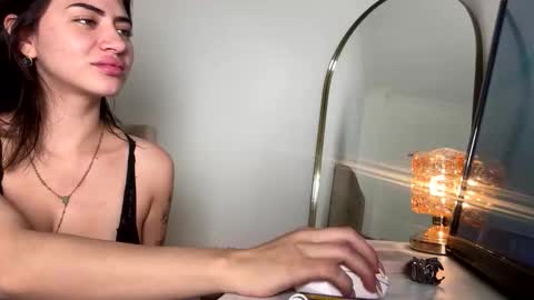Snapshot of venus_art11 chatting on April 24, 2026, 8:33 pm venus_art11 online show from April 24, 2026, 8:33 pm