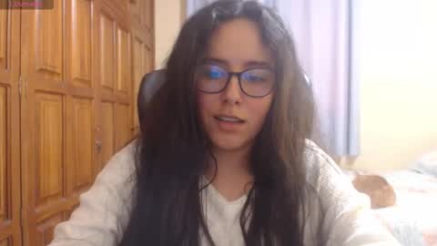 Snapshot of venus_cat_ chatting on December 20, 2025, 5:25 am Venus online show from December 20, 2025, 5:25 am