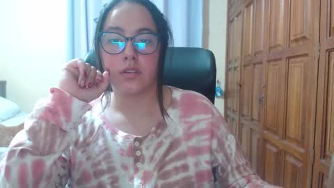 Snapshot of venus_cat_ chatting on January 19, 2026, 2:48 am Venus online show from January 19, 2026, 2:48 am