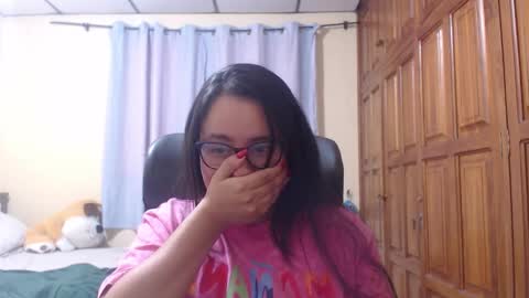 Snapshot of venus_cat_ chatting on February 5, 2026, 3:44 am Venus online show from February 5, 2026, 3:44 am