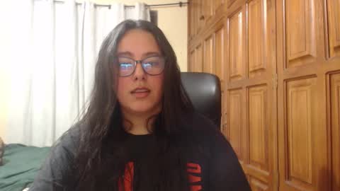 Snapshot of venus_cat_ chatting on February 21, 2026, 3:29 am Venus online show from February 21, 2026, 3:29 am