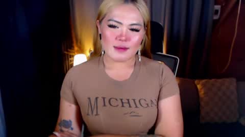 Snapshot of venus_colly chatting on July 15, 2026, 3:23 am I am Colly Your mystery girl online show from July 15, 2026, 3:23 am