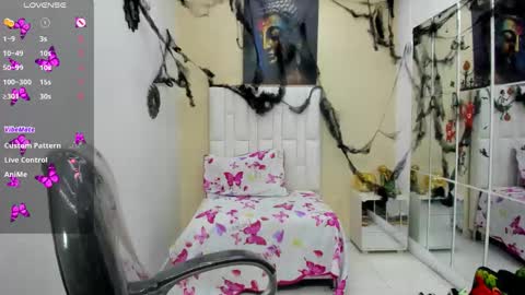 Snapshot of venus_cortez chatting on October 21, 2025, 6:08 pm Venus Cortez online show from October 21, 2025, 6:08 pm