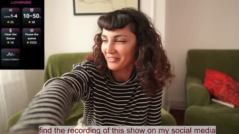 Snapshot of venus_in_jeans chatting on October 15, 2025, 10:37 am Bella online show from October 15, 2025, 10:37 am