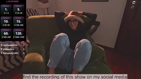 Snapshot of venus_in_jeans chatting on February 3, 2026, 1:16 pm Bella online show from February 3, 2026, 1:16 pm